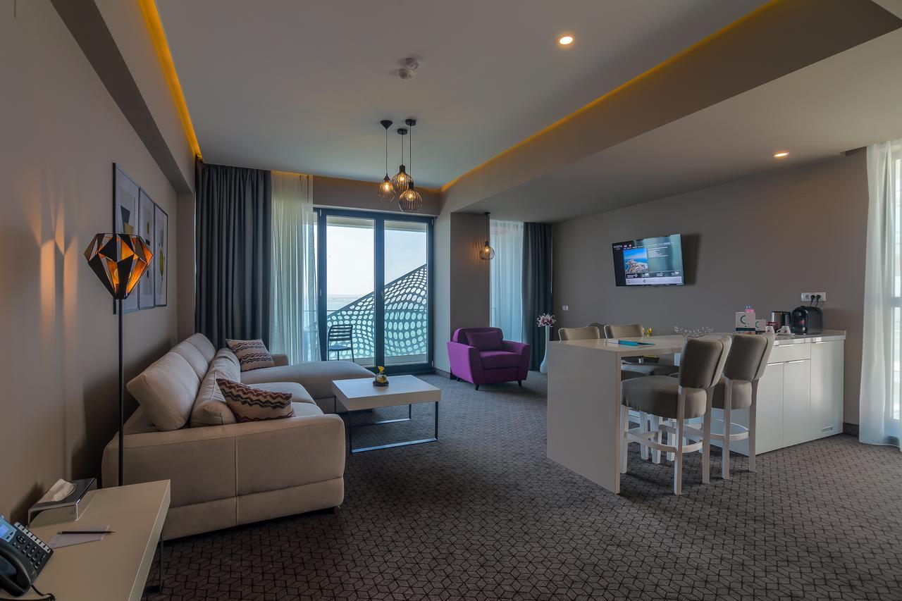 Nyota Hotel & Conference Center Mamaia Eksteriør billede